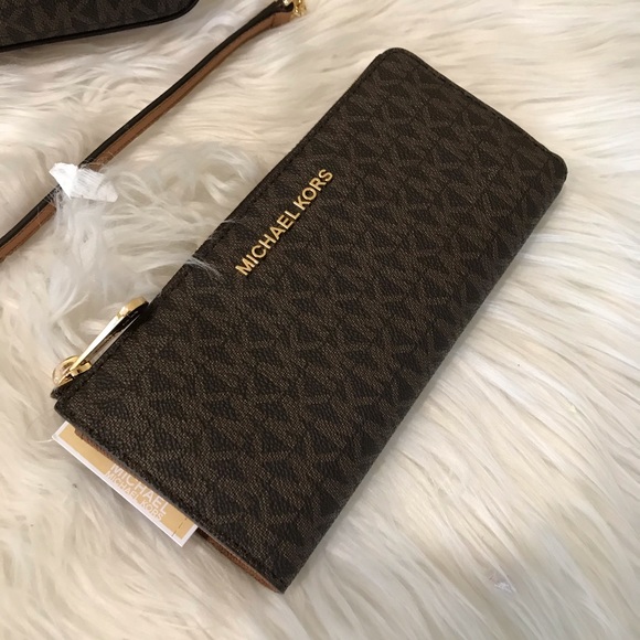 Last set✨Michael Kors large crossbody & wallet set - Picture 5 of 8